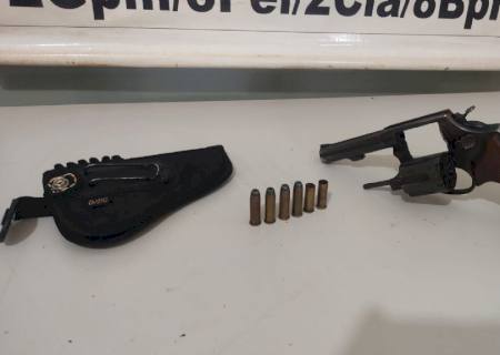 Homem é preso após ameaçar populares com revólver em Ipezal